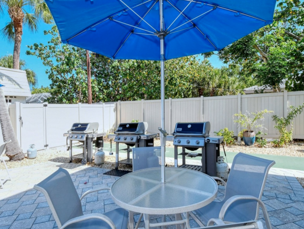 Luxurious Ground floor unit across the street from the beach